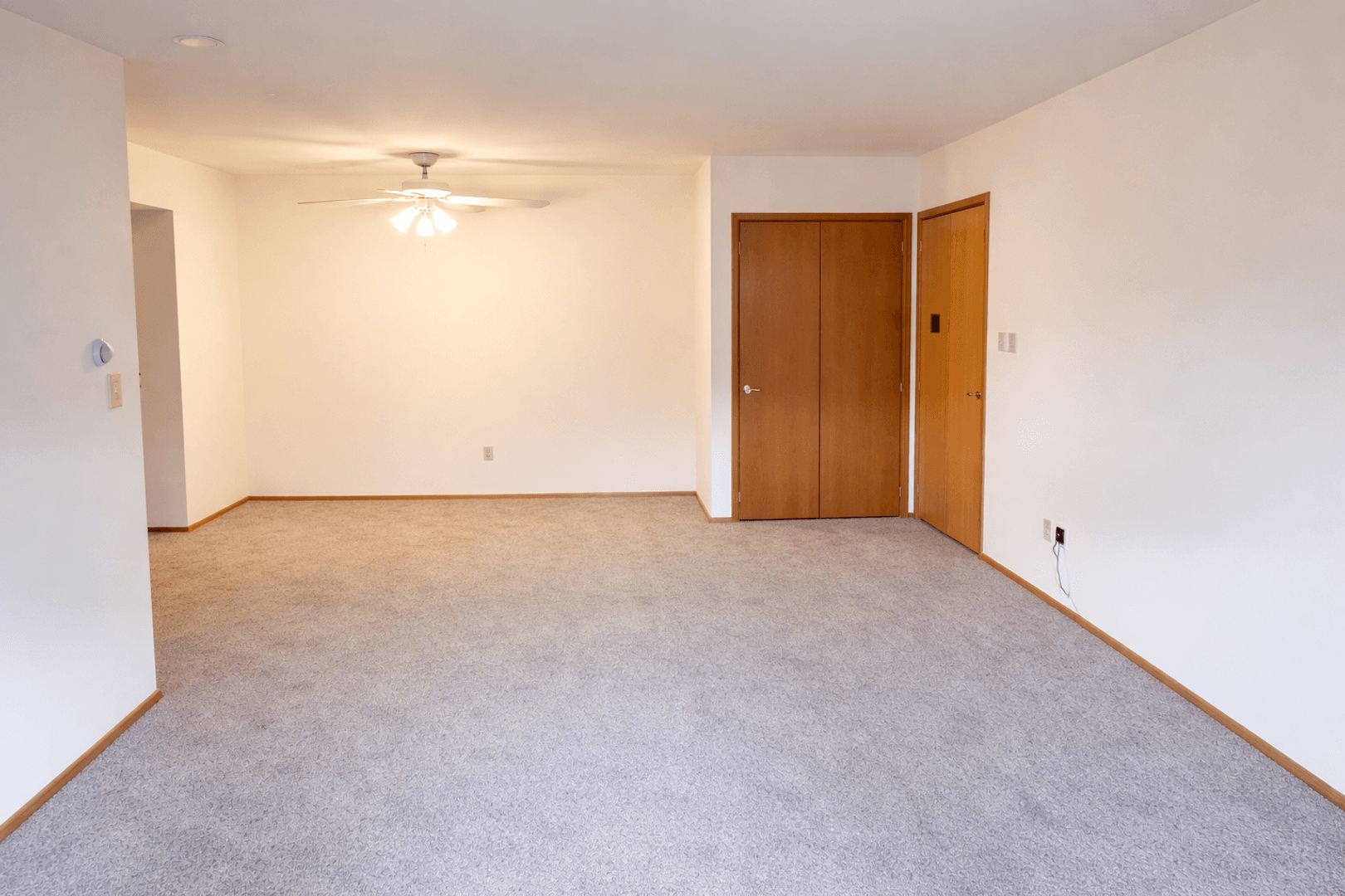 Oak Creek Apartment: 8828 S. Oak Park Drive