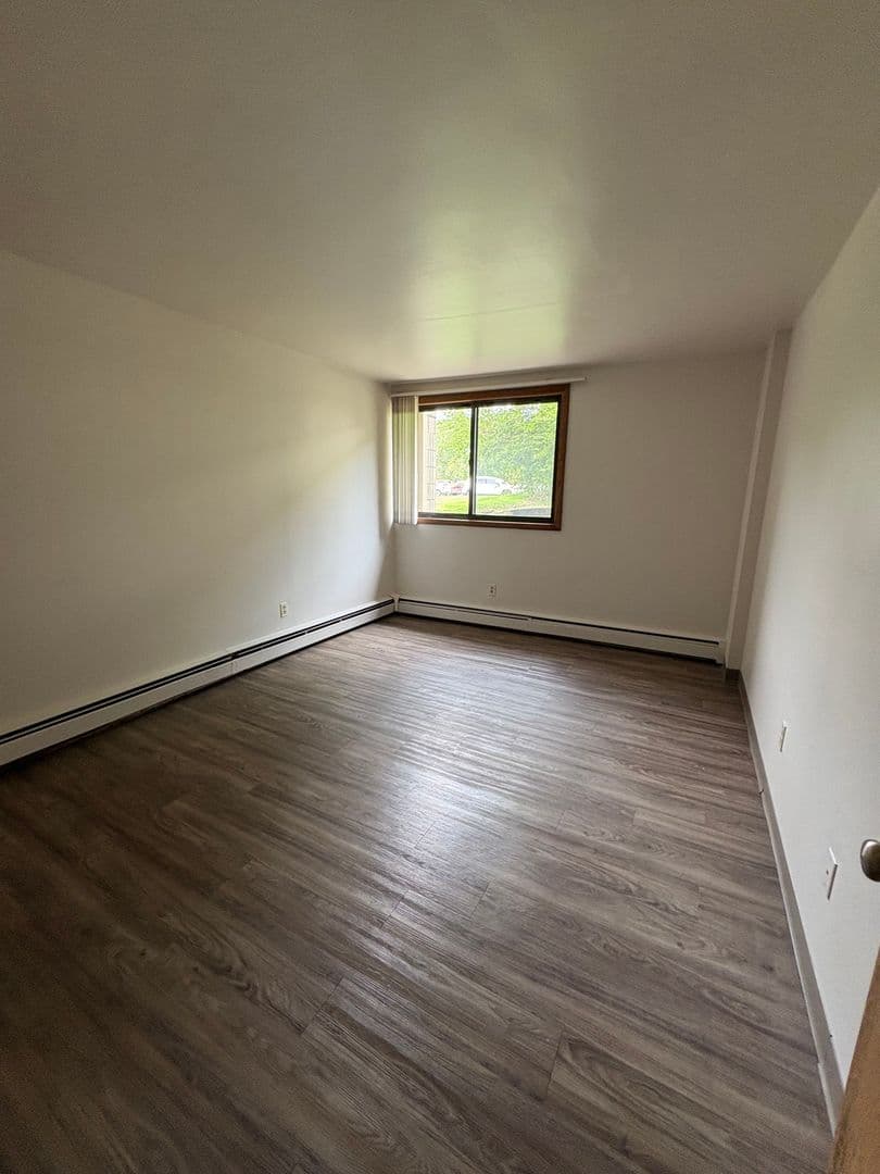 Milwaukee Apartment: 3963 S 76th St Unit 3