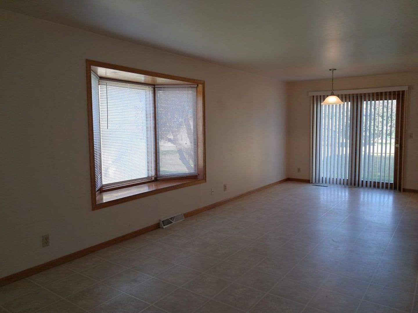 Tomah Apartment: 834 Evergreen Pass
