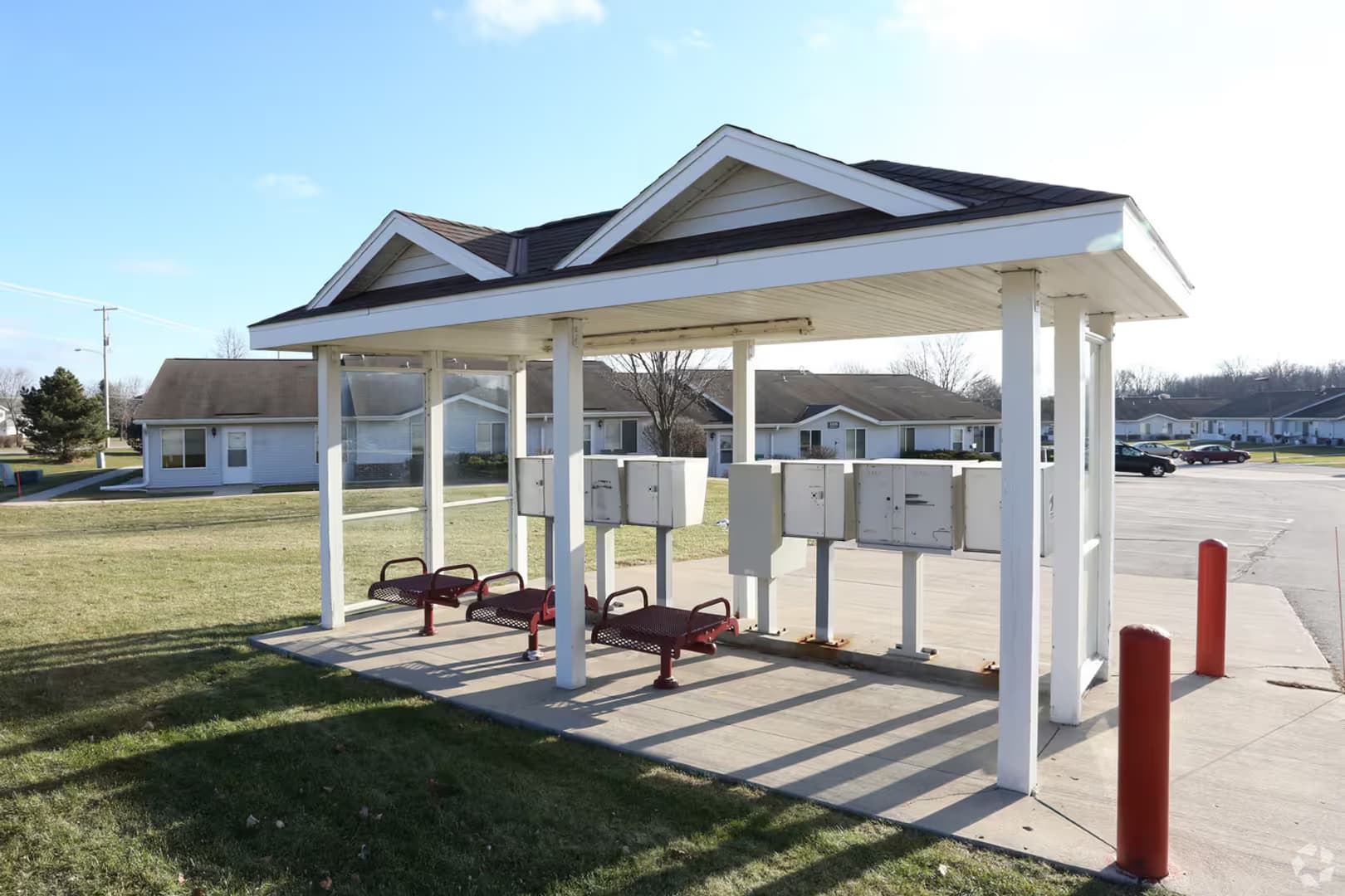Oak Creek Apartment: 8385 S. Yorkshire Dr.