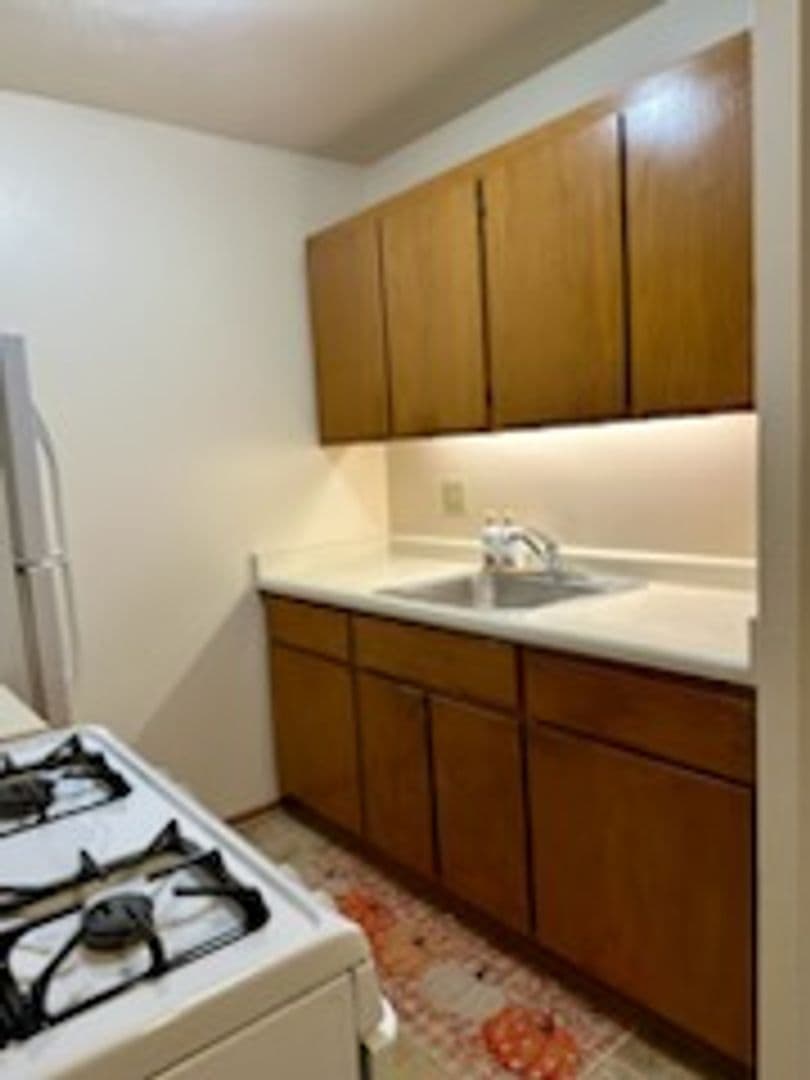 Mount Pleasant Apartment: 5000 Graceland Blvd.