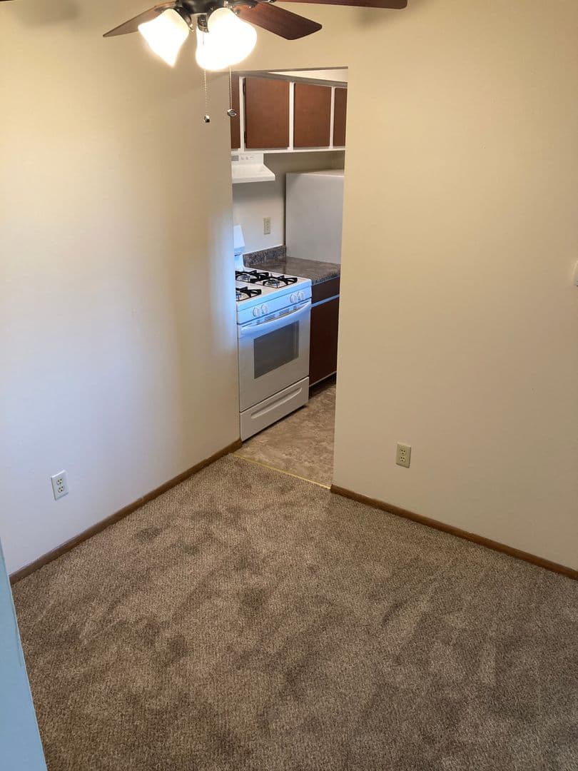 Oak Creek Apartment: 7926 S. Wildwood Drive #1