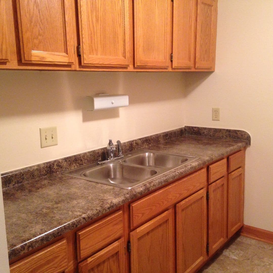 Oak Creek Apartment: 7926 S. Wildwood Drive #1