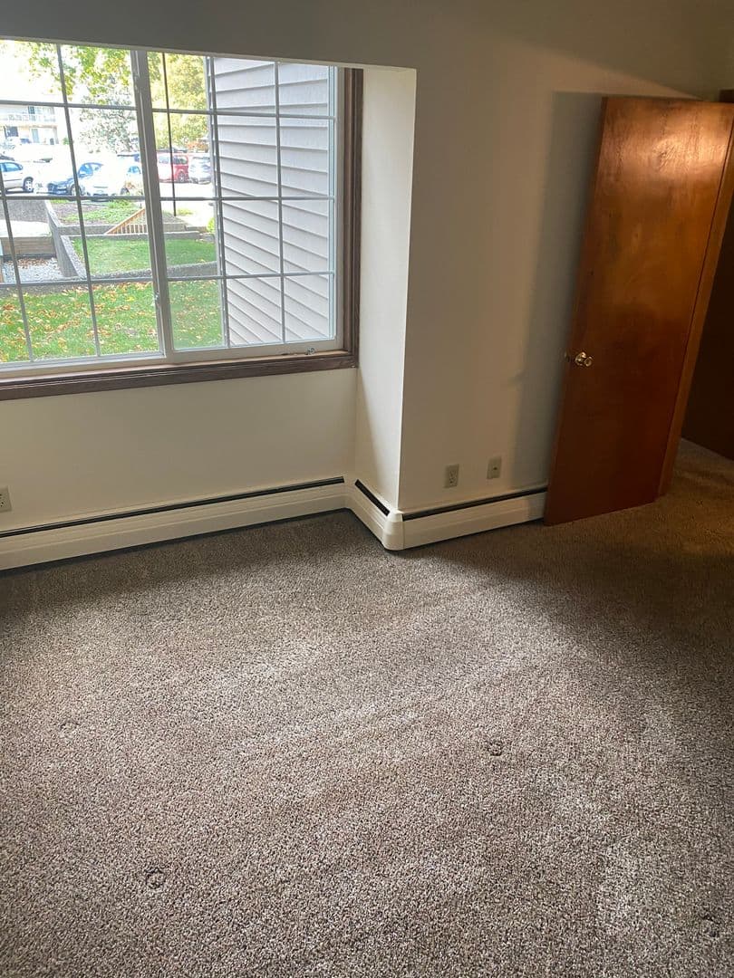 Oak Creek Apartment: 7926 S. Wildwood Drive #1