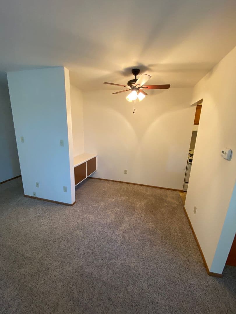 Oak Creek Apartment: 7926 S. Wildwood Drive #1