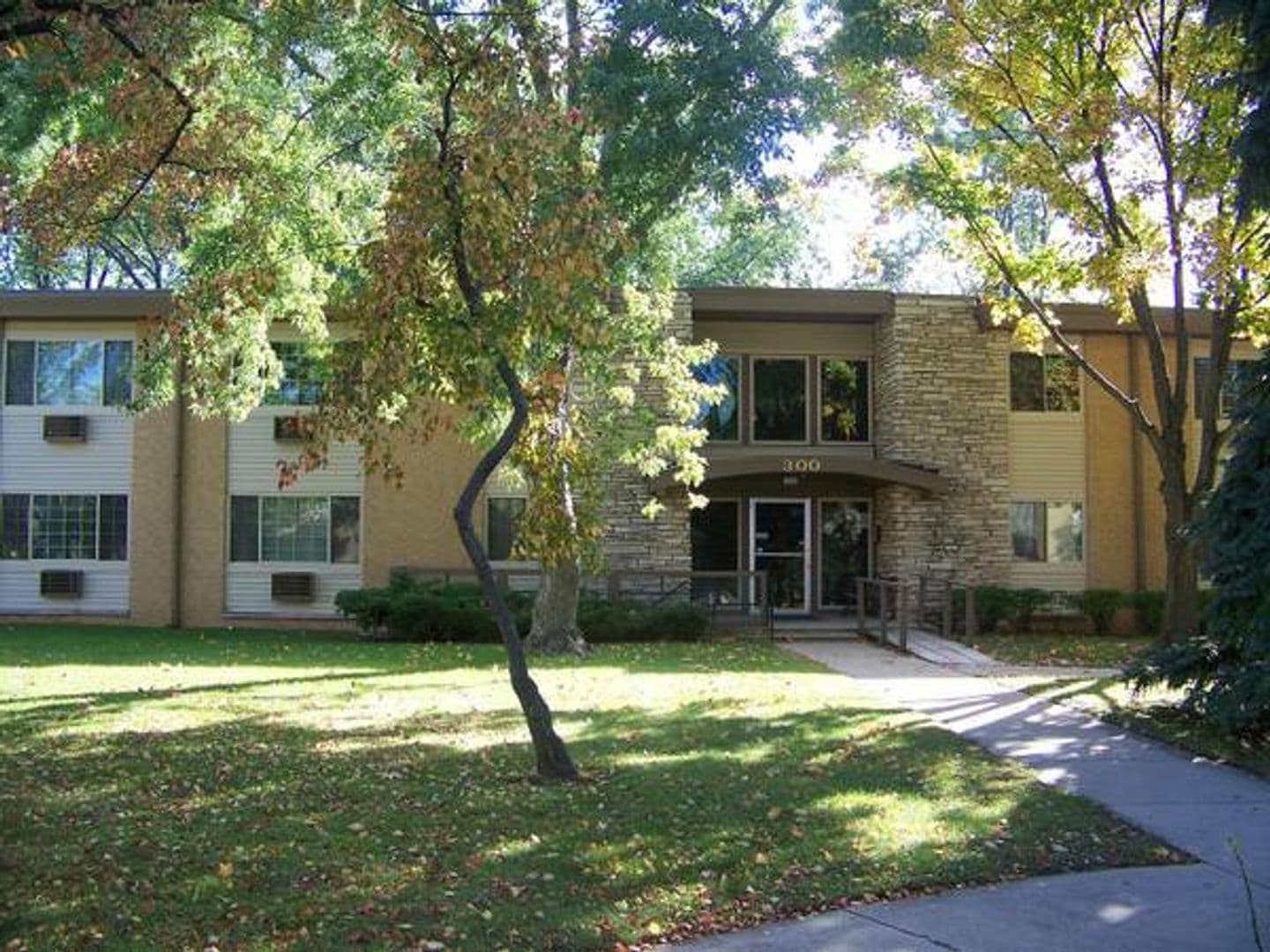 Green Bay Apartment: 221 Huth St.
