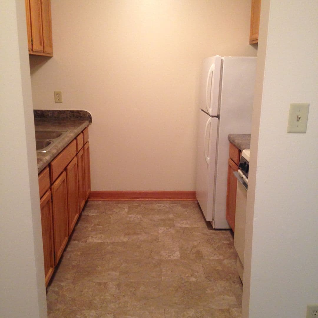 Oak Creek Apartment: 7926 S. Wildwood Drive #1