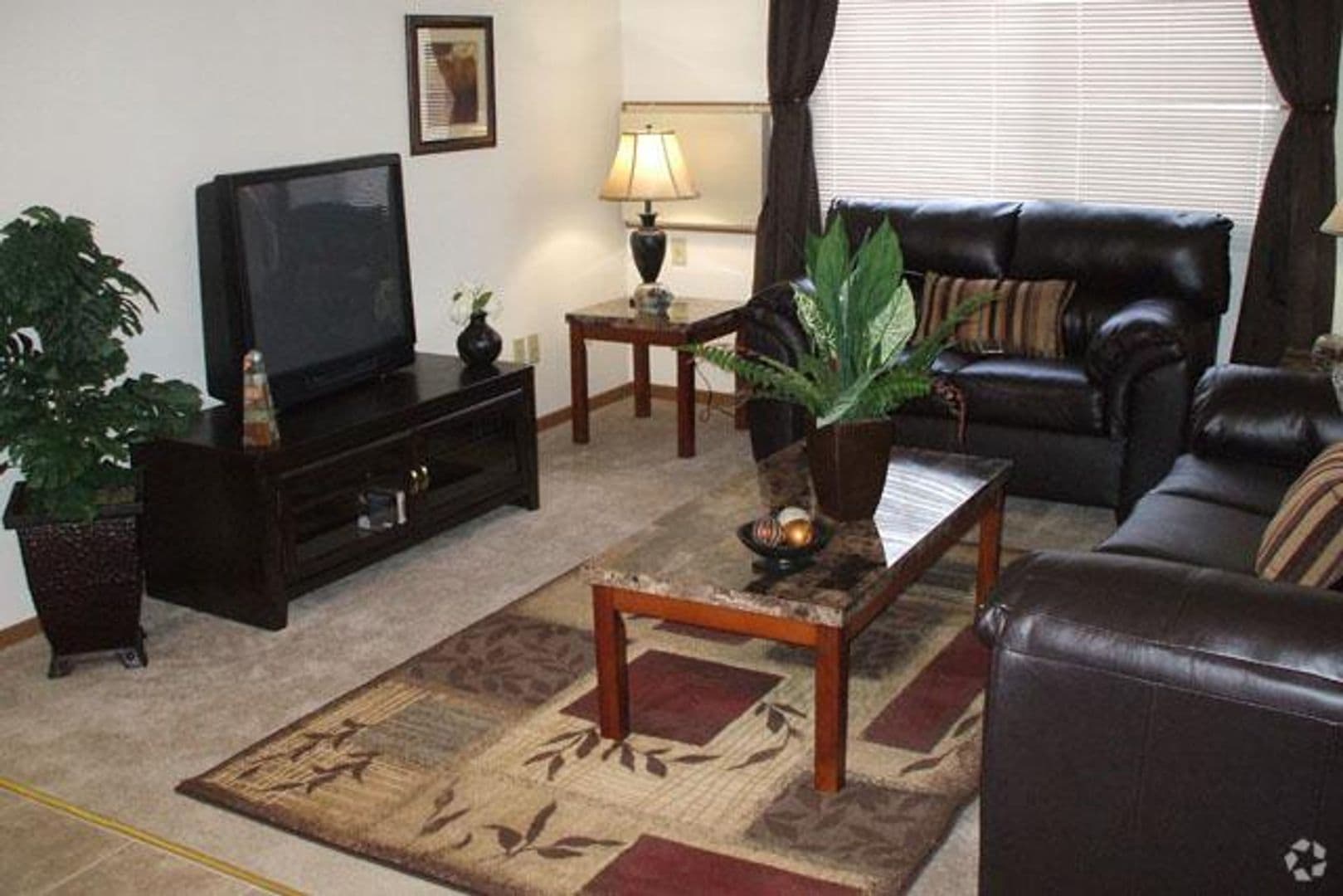 Green Bay Apartment: 2021 Deckner Ave.
