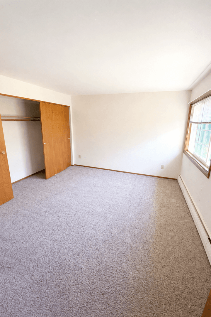 Oak Creek Apartment: 7926 S. Wildwood Drive #1