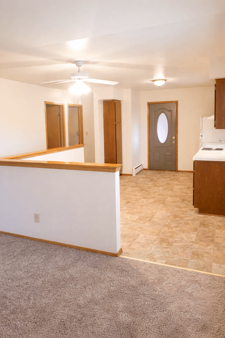 Oak Creek Apartment: 8828 S. Oak Park Drive