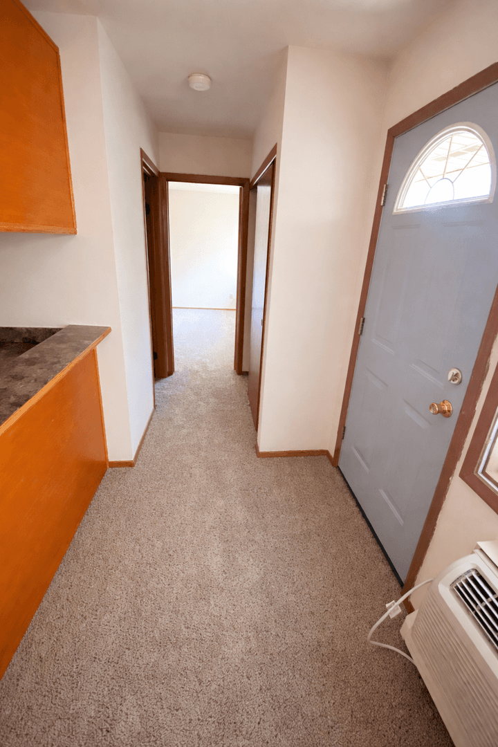 Oak Creek Apartment: 7926 S. Wildwood Drive #1