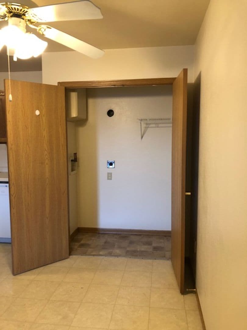 Mayville Apartment: 301 S. Mountin Drive