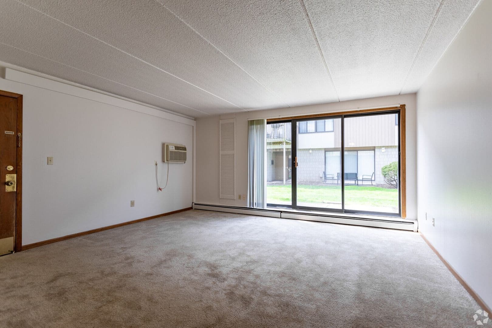 Milwaukee Apartment: 3963 S 76th St Unit 3