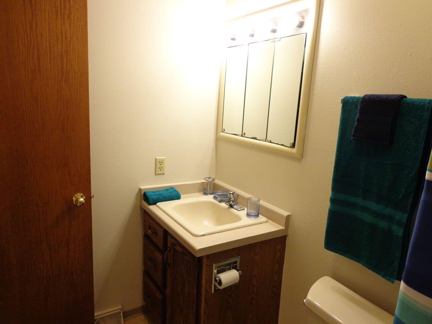 Tomah Apartment: 834 Evergreen Pass