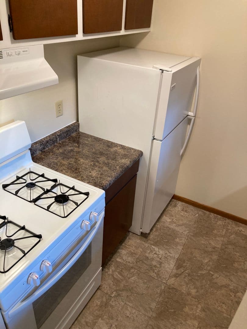 Oak Creek Apartment: 7926 S. Wildwood Drive #1