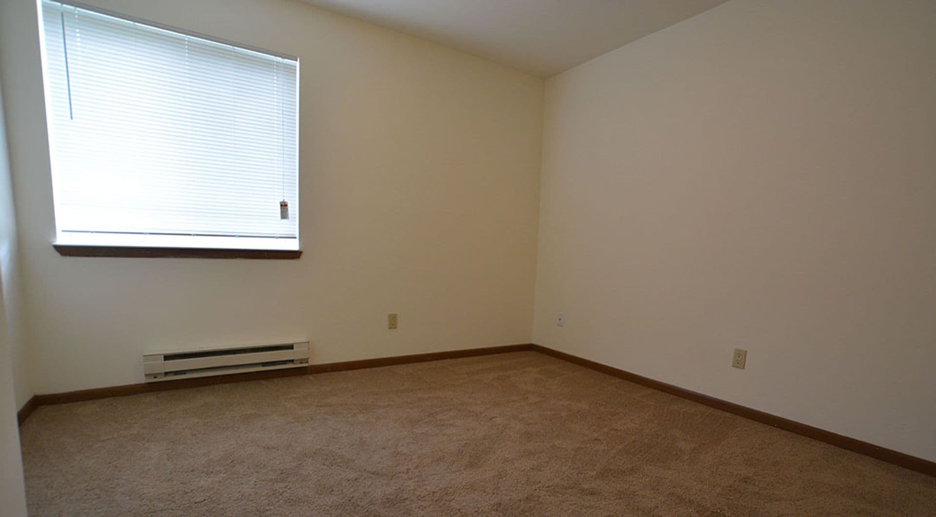 Madison Apartment: 1 Northridge Terrace