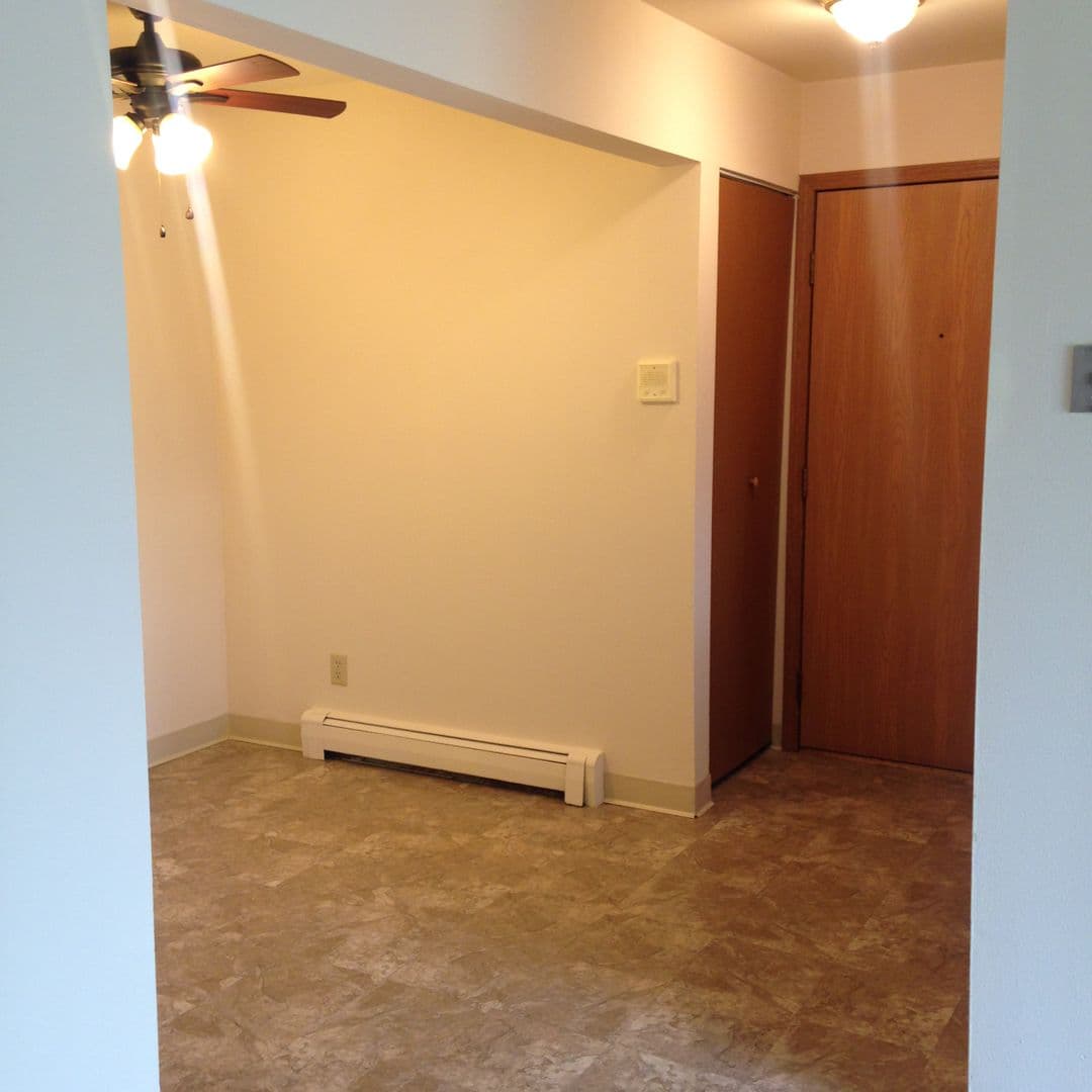 Oak Creek Apartment: 7926 S. Wildwood Drive #1