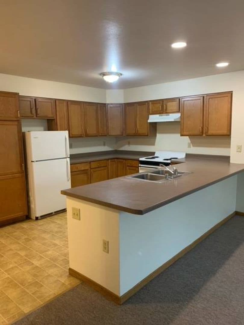 Racine Apartment: 1403 W. 6th St.