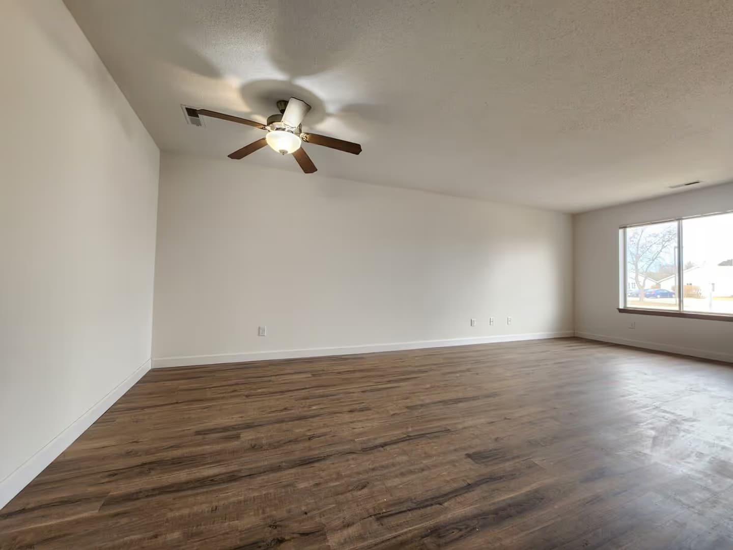 Oak Creek Apartment: 8385 S. Yorkshire Dr.