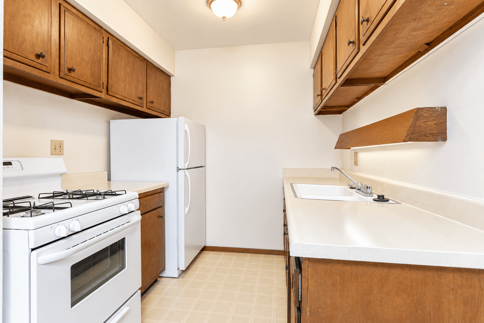 Milwaukee Apartment: 3963 S 76th St Unit 3