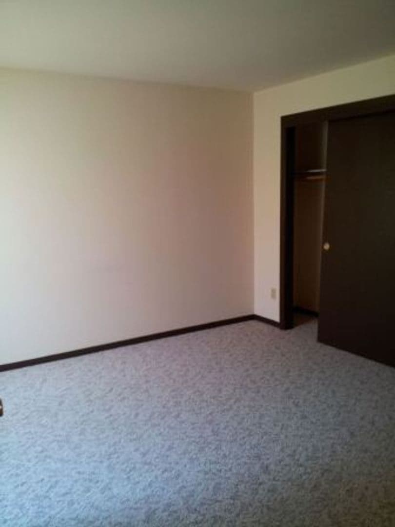 Oak Creek Apartment: 7926 S. Wildwood Drive #1