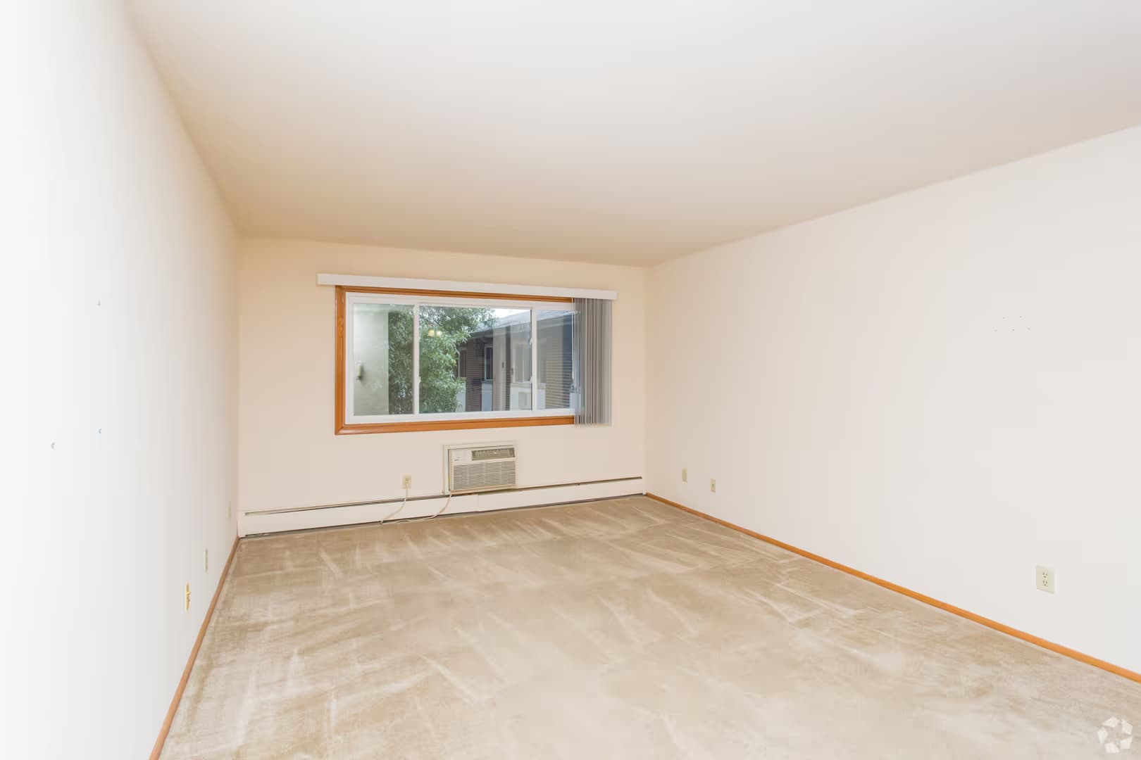Mount Pleasant Apartment: 5000 Graceland Blvd.
