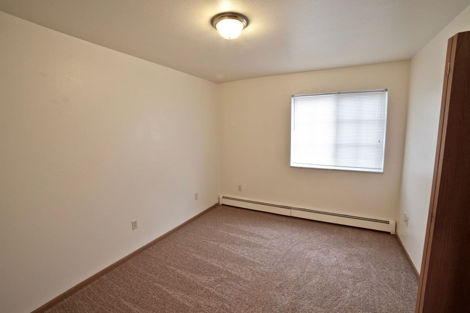 Mayville Apartment: 301 S. Mountin Drive