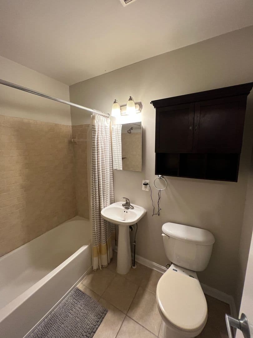 Washington House: 3111 Naylor Rd SE #301