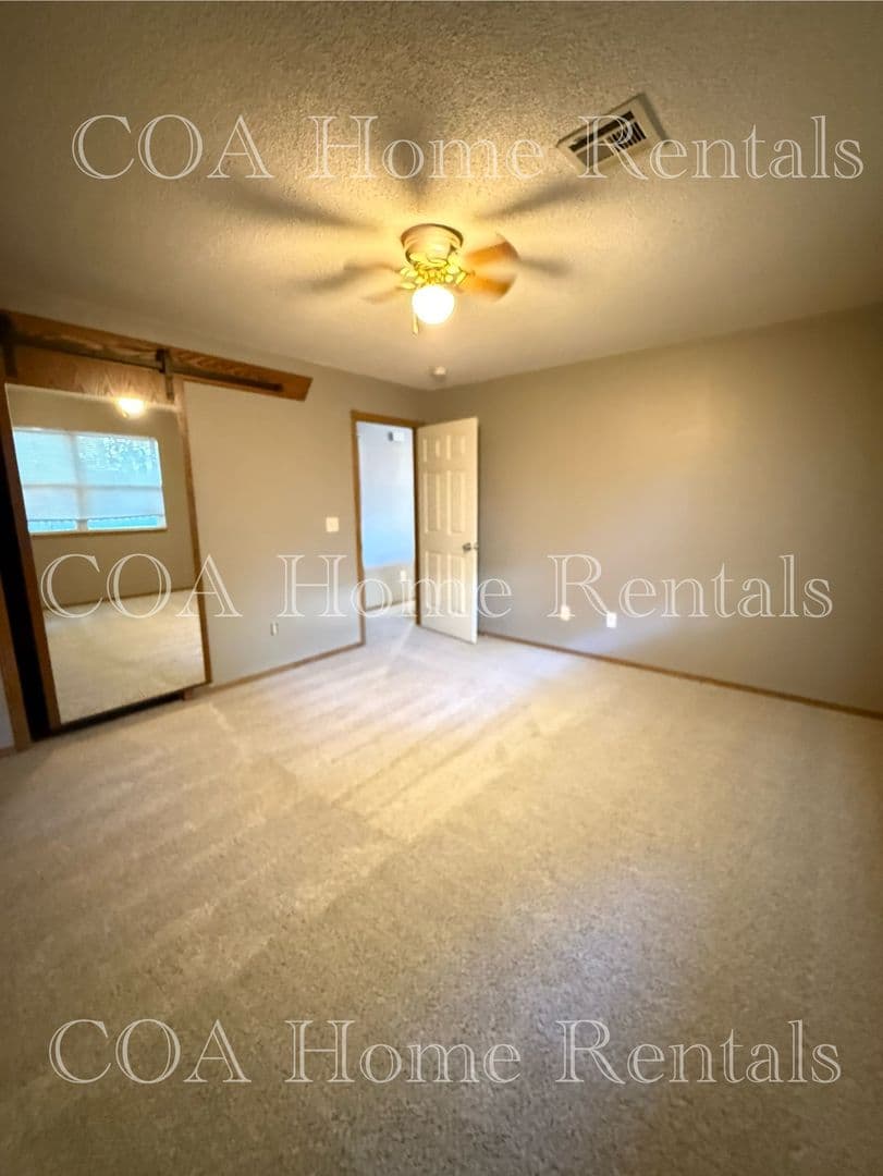 Mulvane Multiplex: 4 B Willow Lane