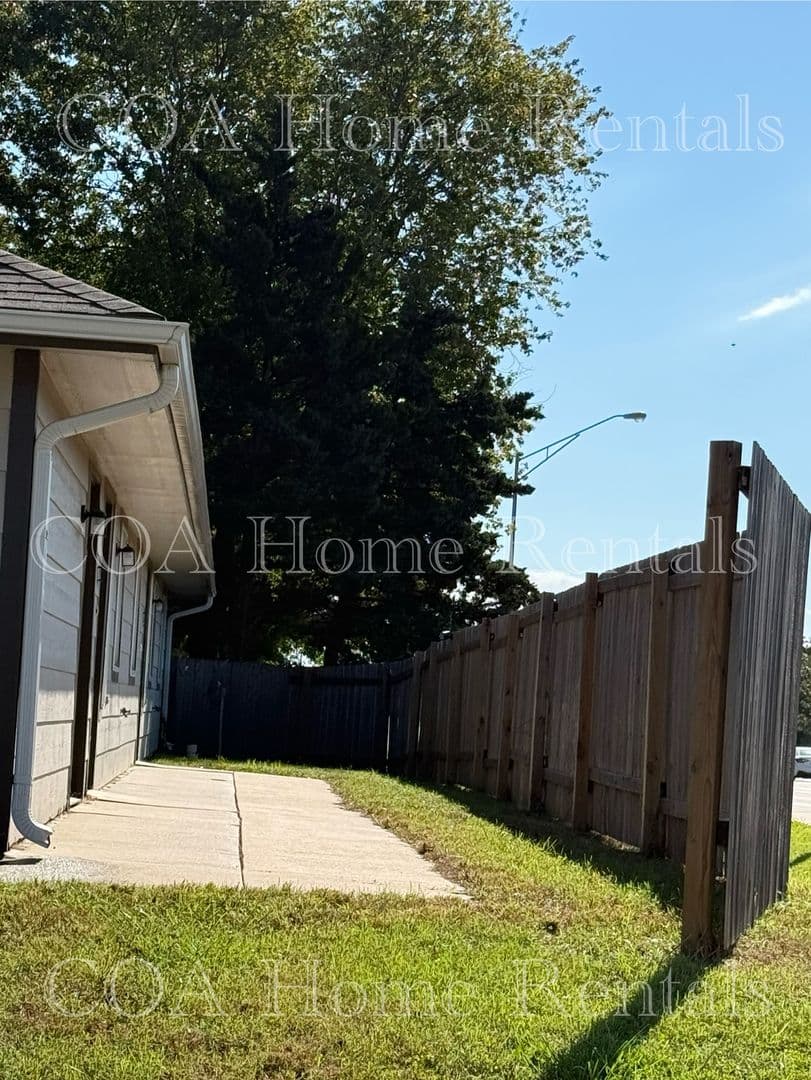 Mulvane Multiplex: 4 B Willow Lane