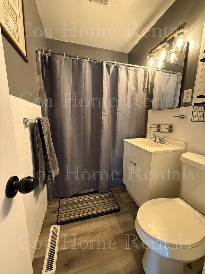 Derby House: 535 S. Derby Ave