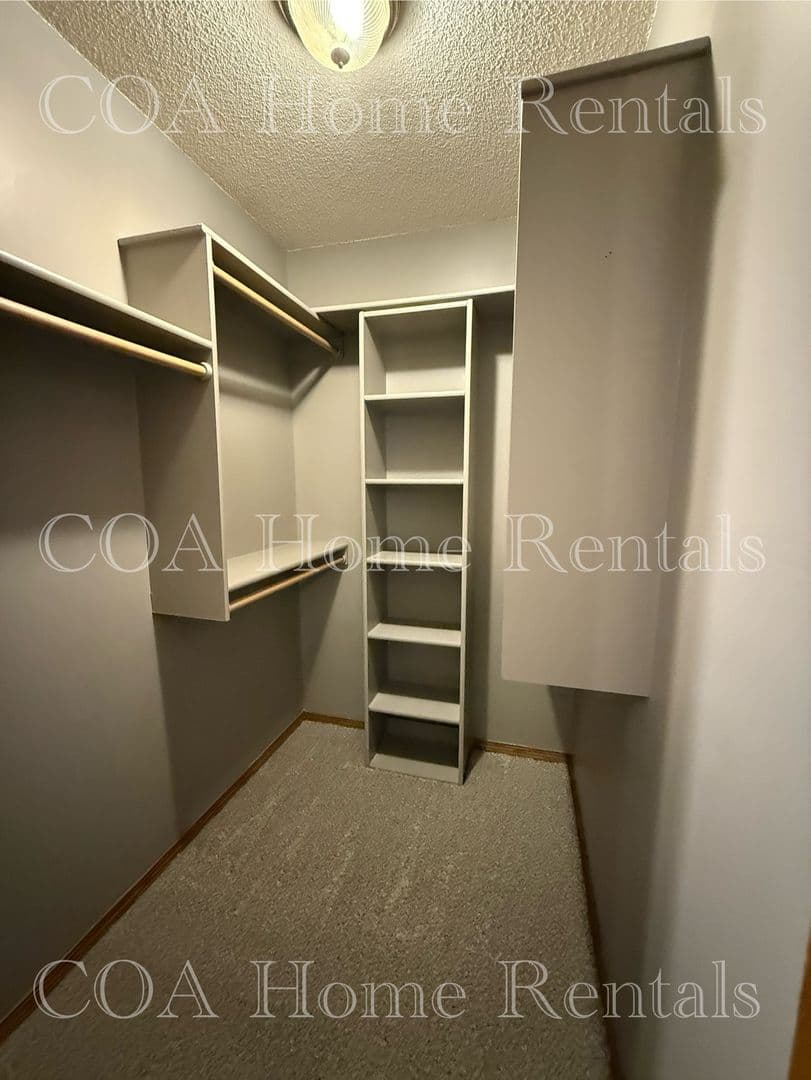 Mulvane Multiplex: 4 B Willow Lane