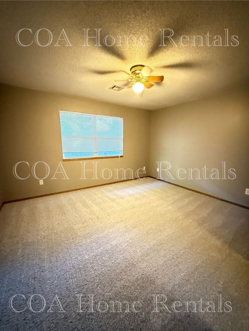 Mulvane Multiplex: 4 B Willow Lane
