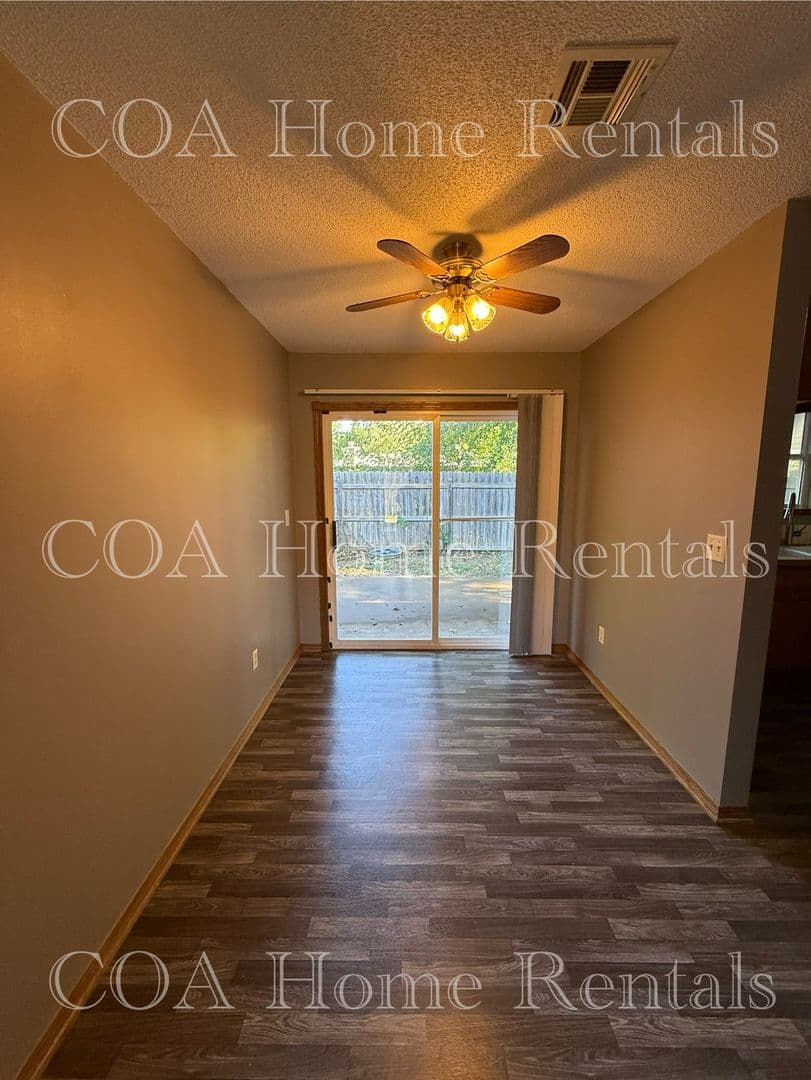 Mulvane Multiplex: 4 B Willow Lane
