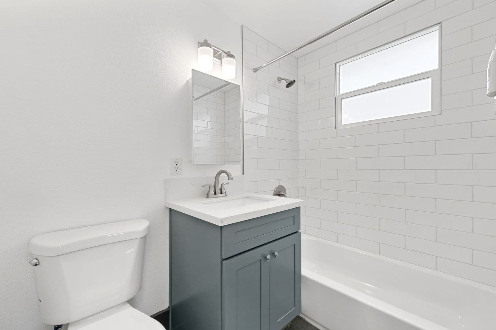 Long Beach Apartment: 1734 E 3rd Street