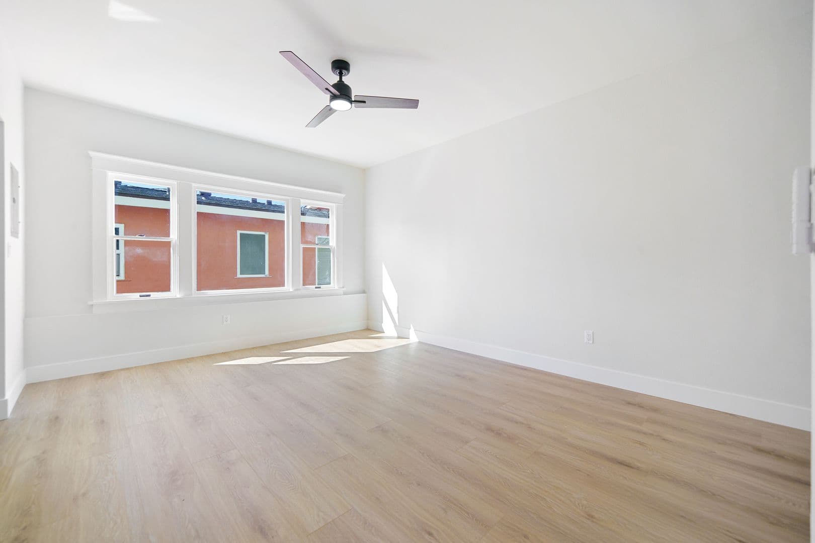 Long Beach Apartment: 1037 E 1st Street