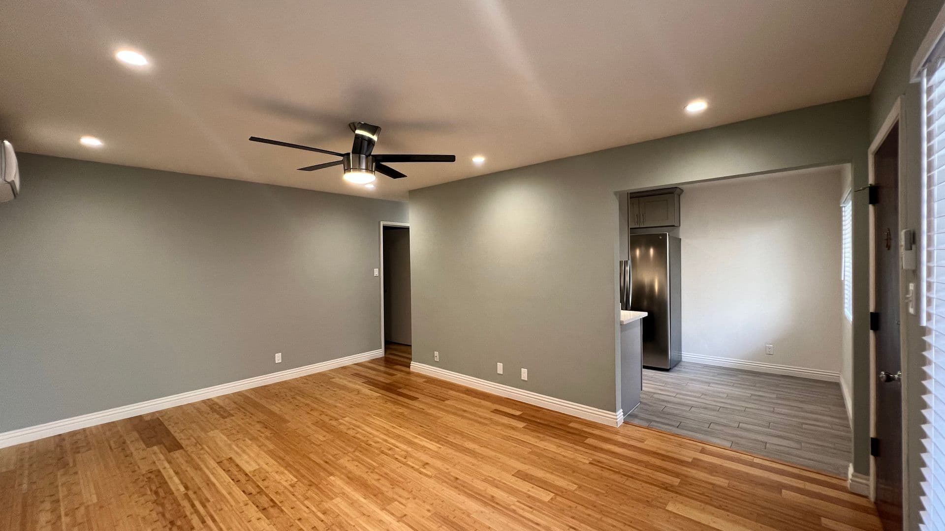 Long Beach Apartment: 233 Mira Mar Avenue