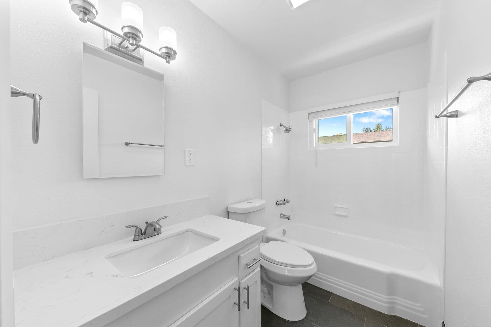 Long Beach Apartment: 1740 Park Avenue