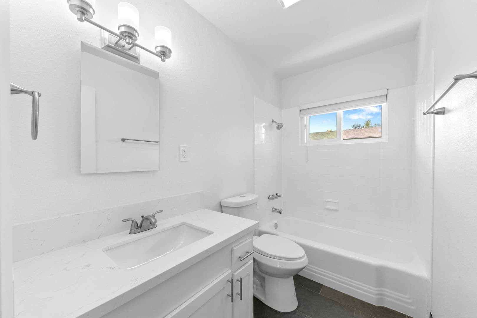 Long Beach Apartment: 1720 Park Avenue