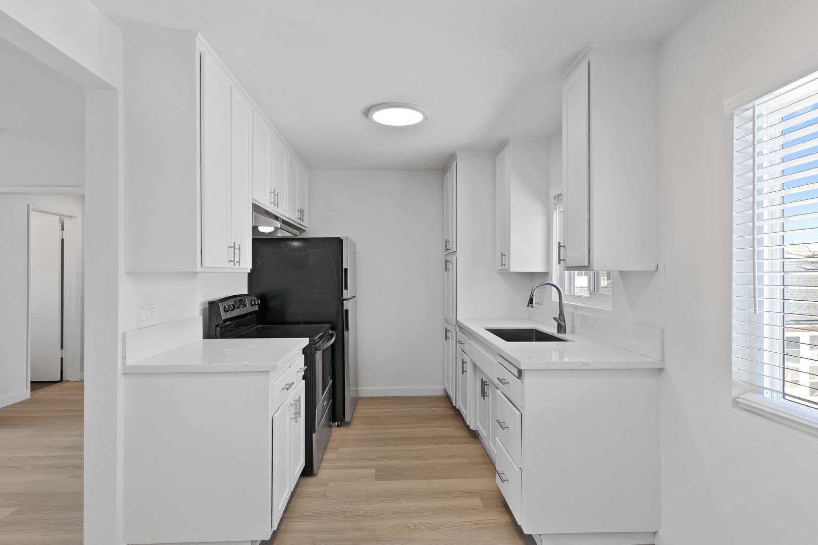 Long Beach Apartment: 1740 Park Avenue