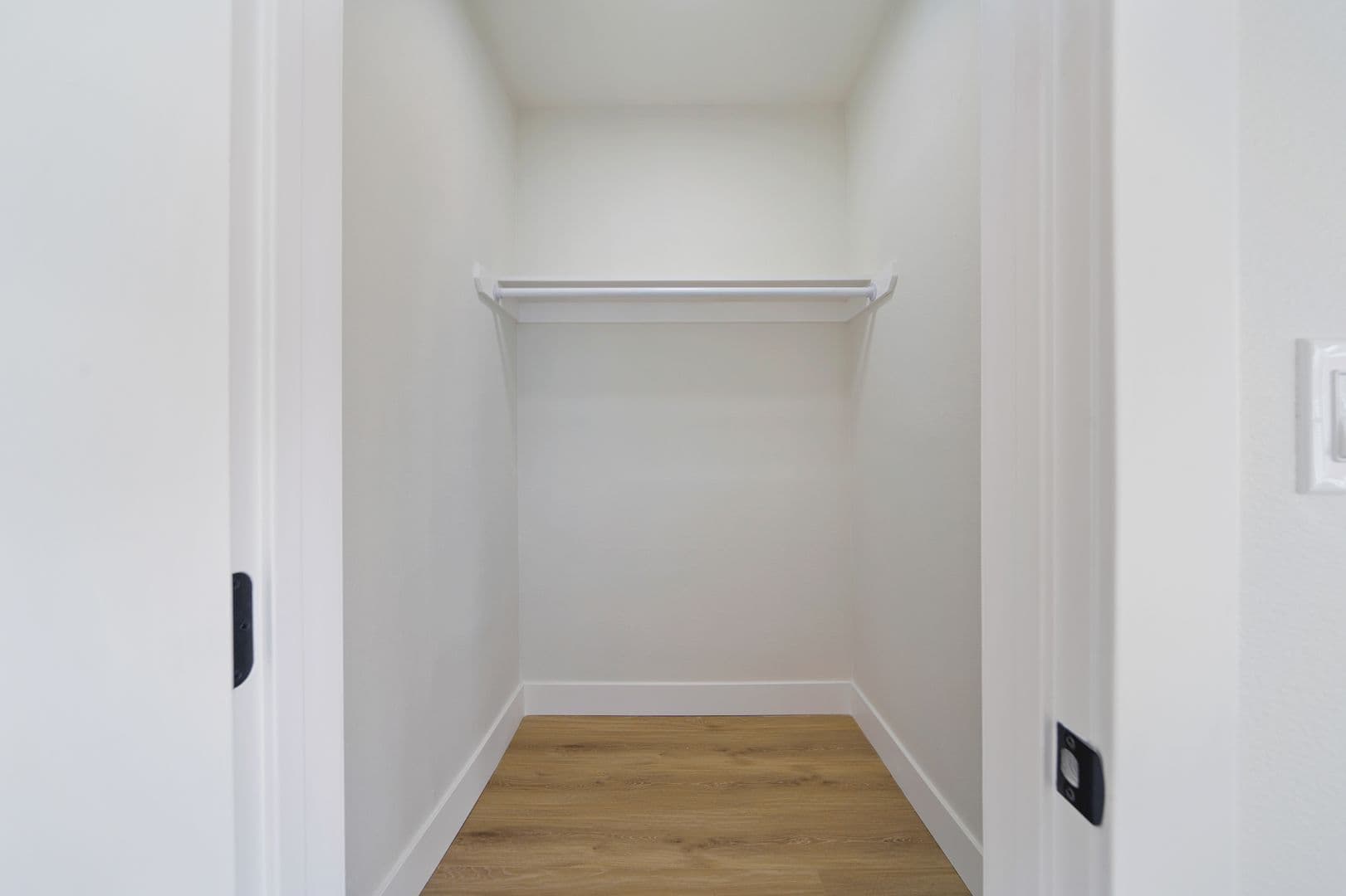 Long Beach Apartment: 1532 E 2nd Street