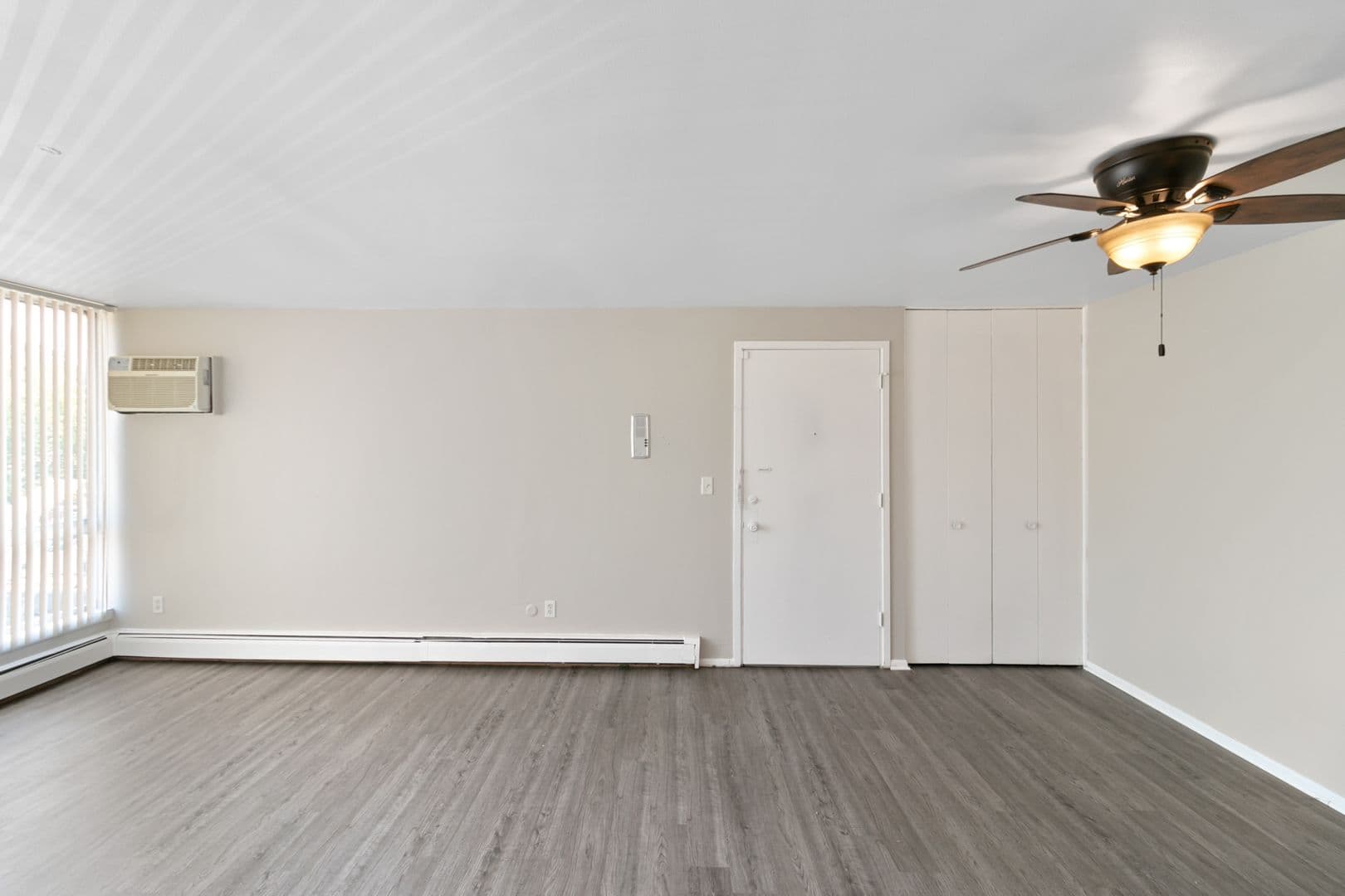 Roseville Apartment: 16840 E Eleven Mile Rd