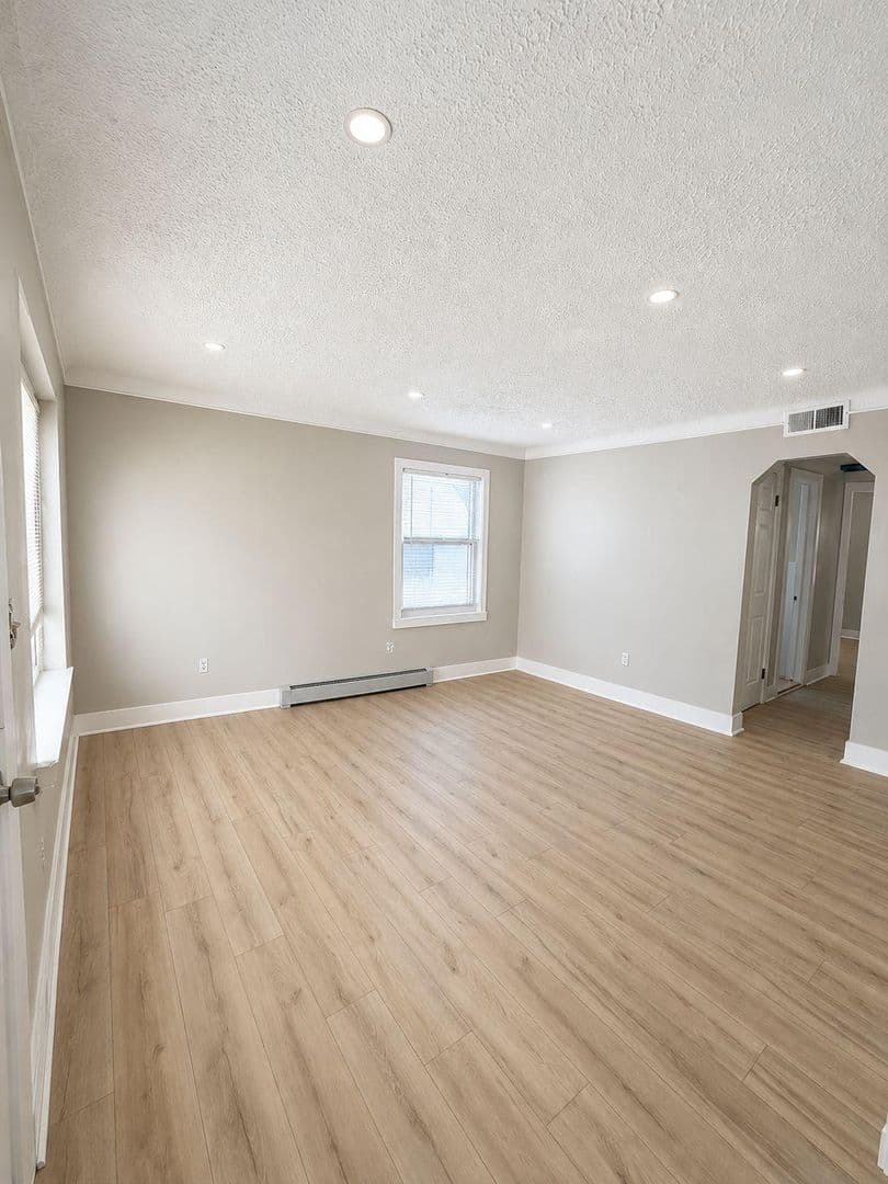 Oak Park House: 13741 W. 10 Mile