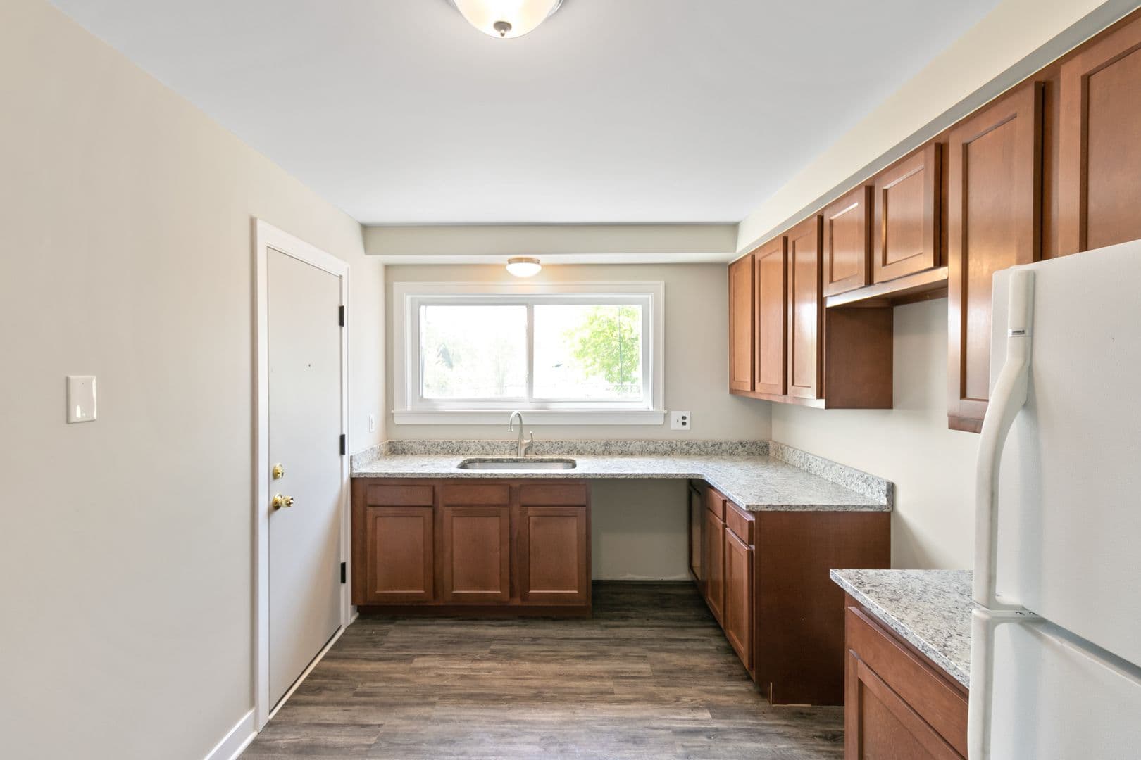 Roseville Apartment: 26221 Pinehurst