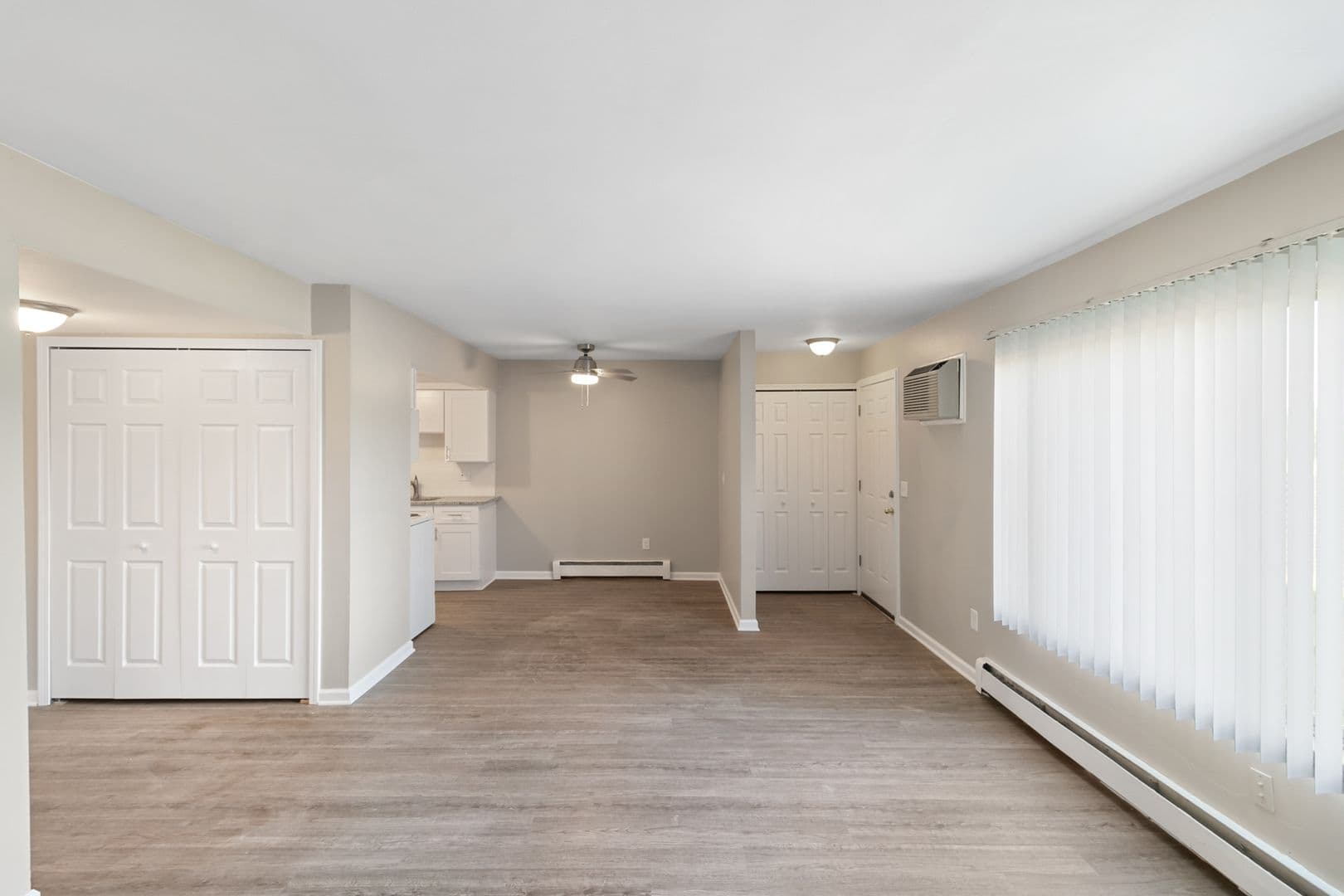 Utica Apartment: 45835 Brownell