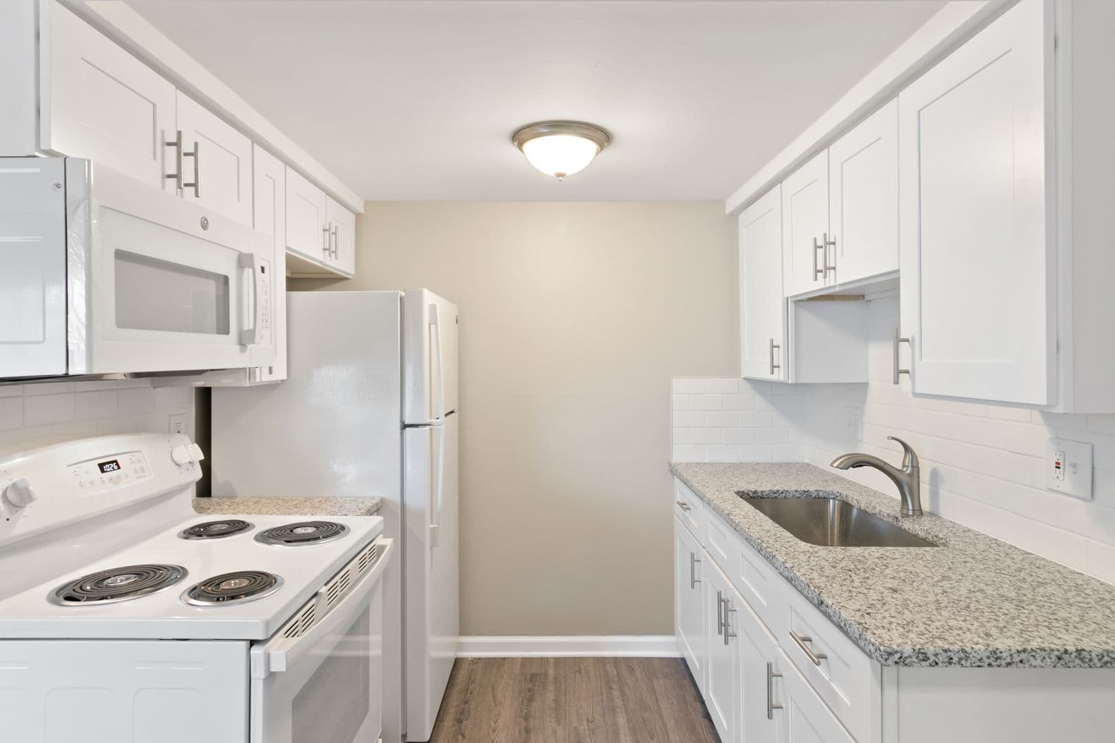 Utica Apartment: 45835 Brownell