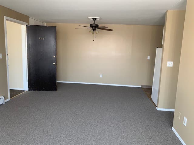 Roseville Apartment: 16840 E Eleven Mile Rd
