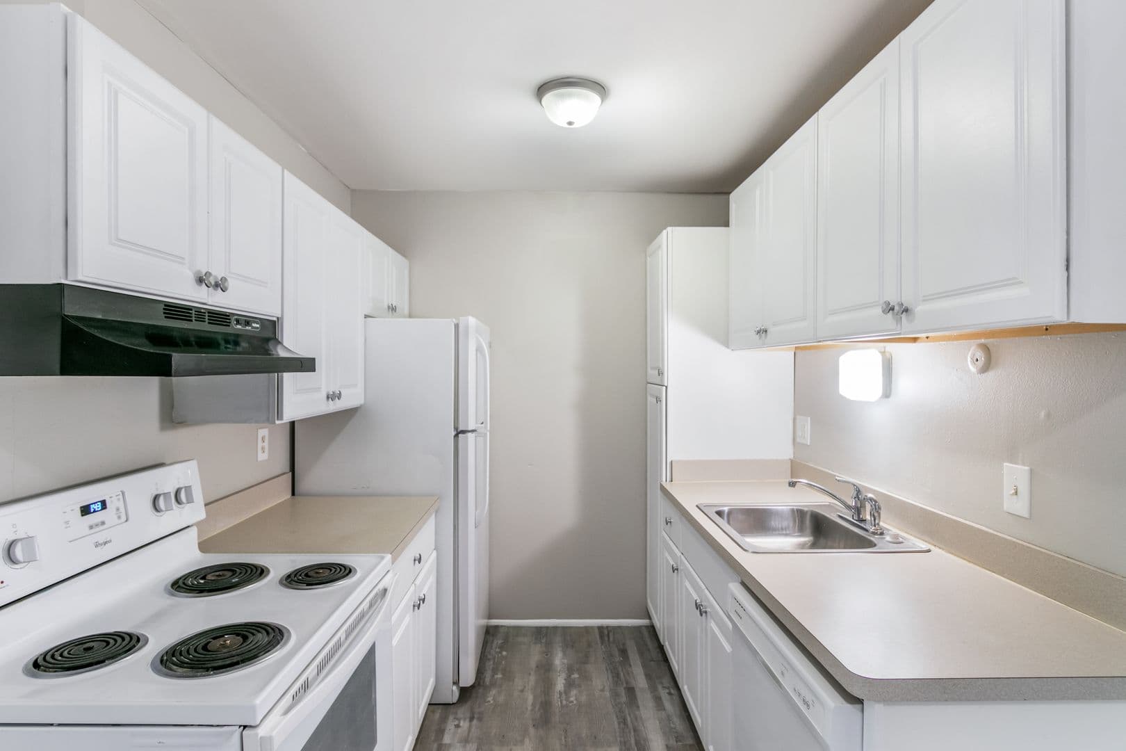Oak Park Apartment: 21800 Coolidge