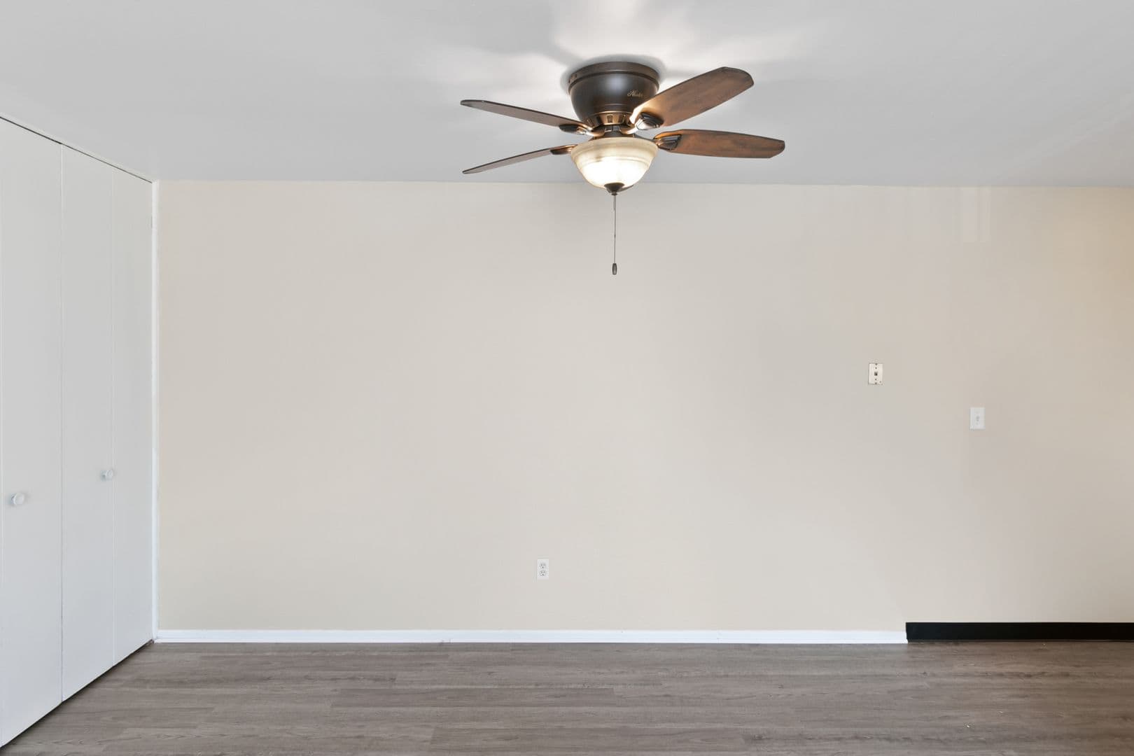 Roseville Apartment: 16840 E Eleven Mile Rd