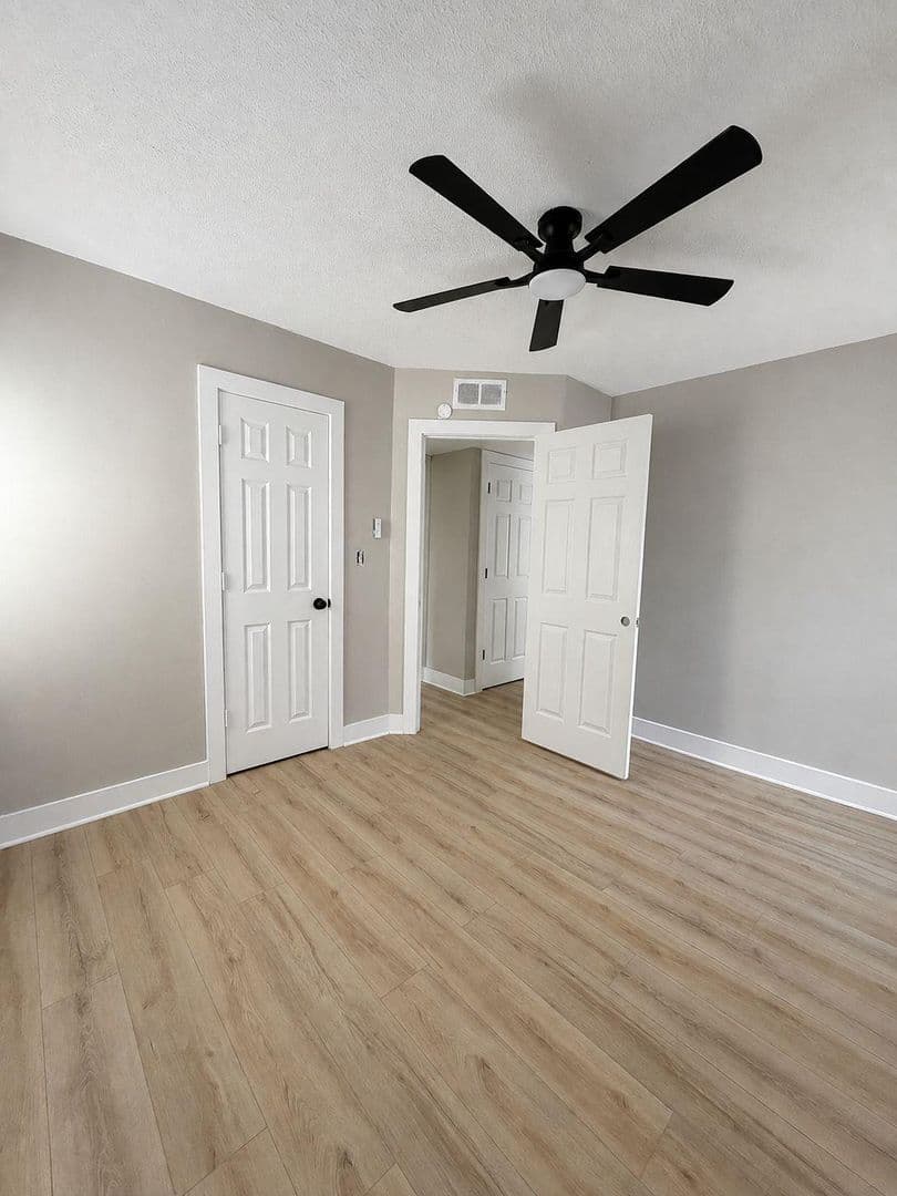 Oak Park House: 13741 W. 10 Mile